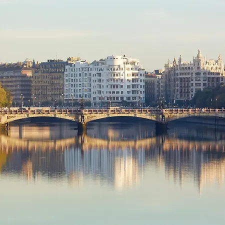 Cozy 6' From San Sebastian + Parking Apartamento